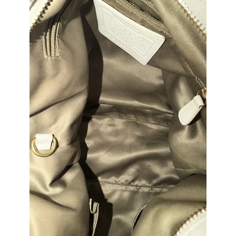 COACH Hampton White, Hobo Bag With Gold Hardware Tone Purse Shoulder Bag‎ 8B15 F